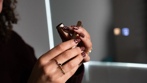 Faux ongles press on : tout ce qu'il faut savoir