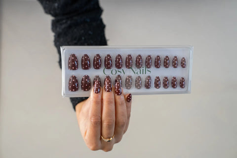 Press-On Nails Moka rose poisé