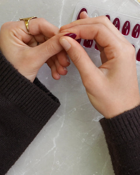 3 - Posez l’ongle
